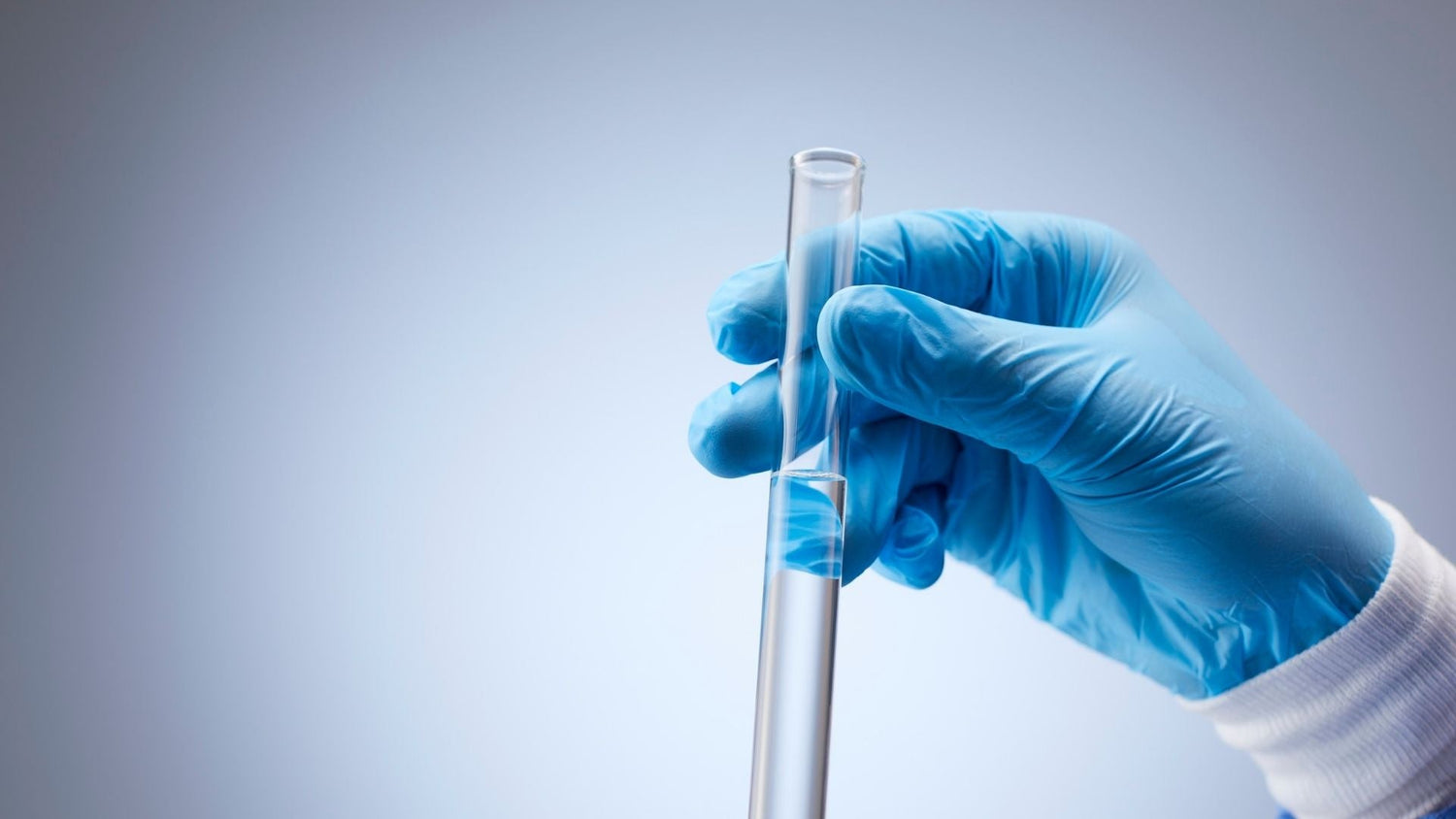 Comment la qualité de l'eau du robinet est-elle analysée en France ?